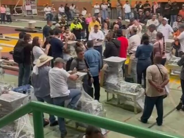 Productores de la FPVL reciben equipamiento y maquinaria